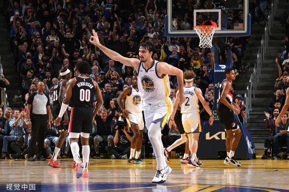 场上被放大 场上被放大